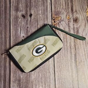 Women's Green Bay Packers Wristlet